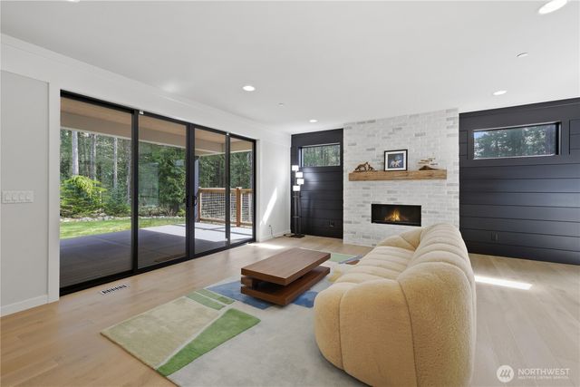 29816 SE Lake Retreat North Drive, Ravensdale, WA 98051