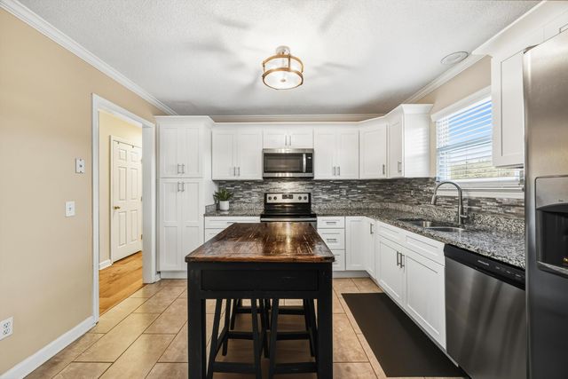 2430 Maplewood Drive, Chattanooga, TN 37421