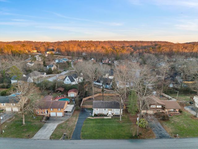 2430 Maplewood Drive, Chattanooga, TN 37421