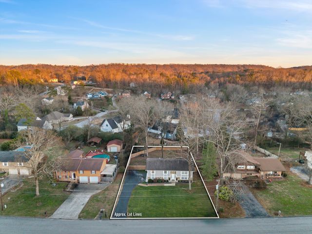 2430 Maplewood Drive, Chattanooga, TN 37421