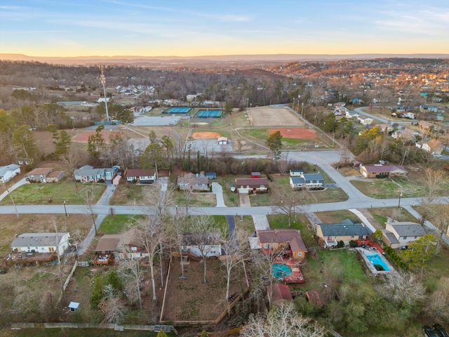 2430 Maplewood Drive, Chattanooga, TN 37421