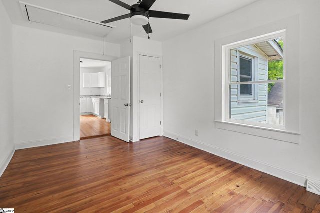 586 Hickory Drive, Startex, SC 29377