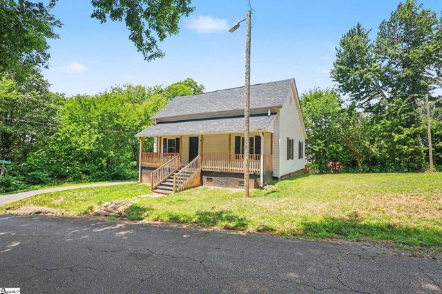 586 Hickory Drive, Startex, SC 29377