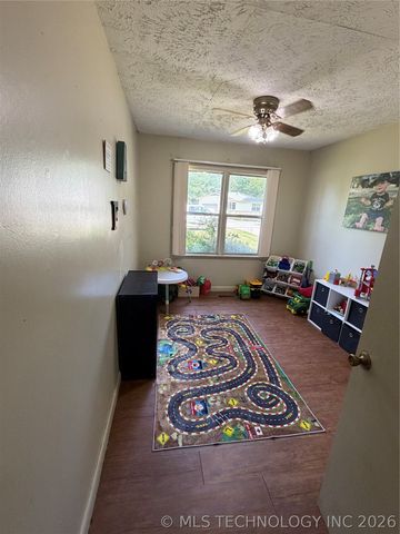 16 S Indianola Street, Pryor, OK 74361