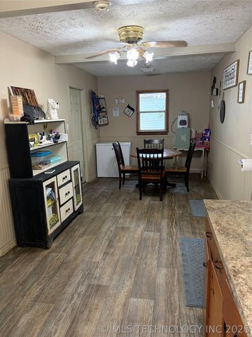 16 S Indianola Street, Pryor, OK 74361
