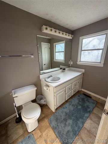16 S Indianola Street, Pryor, OK 74361