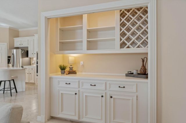 13 Stonegate Park Court, Spring, TX 77379