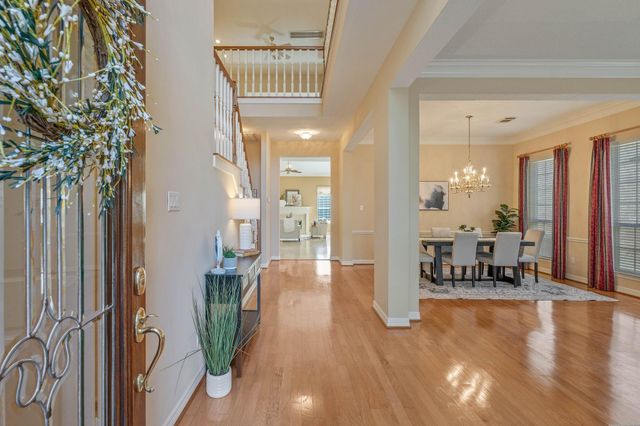 13 Stonegate Park Court, Spring, TX 77379