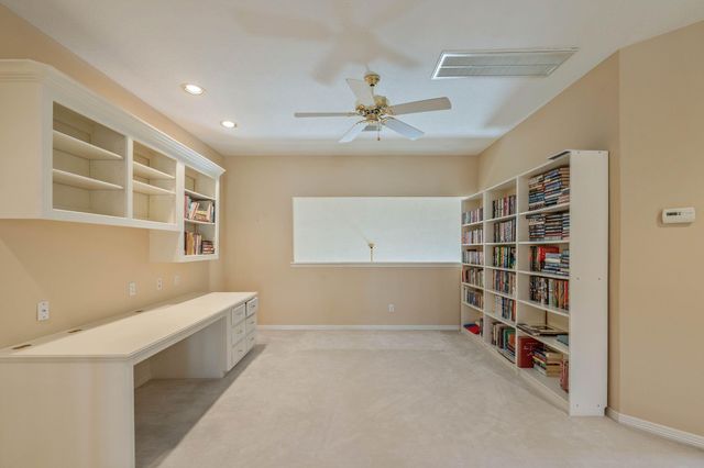 13 Stonegate Park Court, Spring, TX 77379