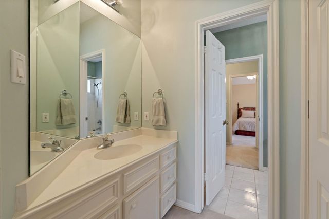 13 Stonegate Park Court, Spring, TX 77379