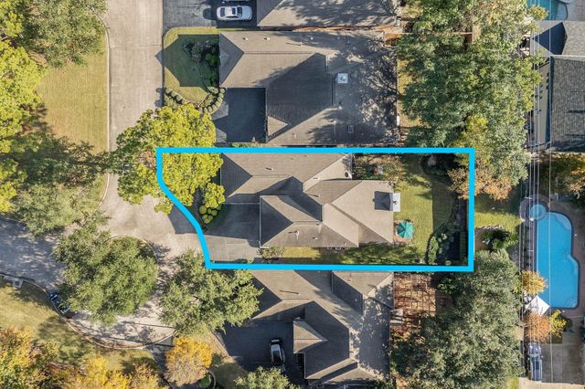 13 Stonegate Park Court, Spring, TX 77379