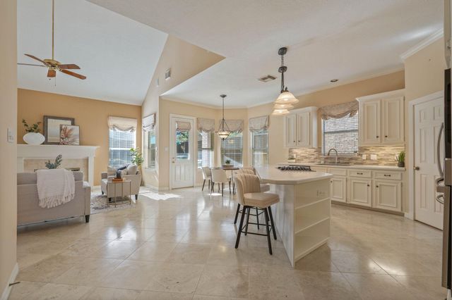 13 Stonegate Park Court, Spring, TX 77379