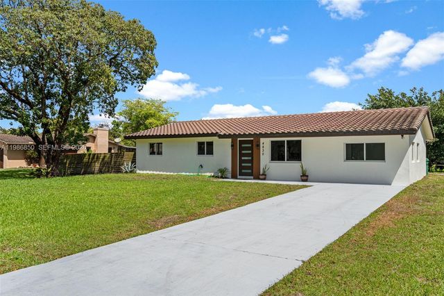 4830 SW 188th Ave, Southwest Ranches, FL 33332