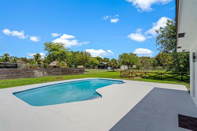 4830 SW 188th Ave, Southwest Ranches, FL 33332