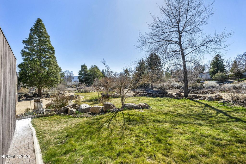 Image 13 of property listing at 13600 Stoney Brook Drive, Reno, NV 89511