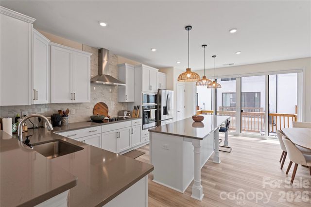 2414 Magnolia Blossom Way, Charlotte, NC 28211