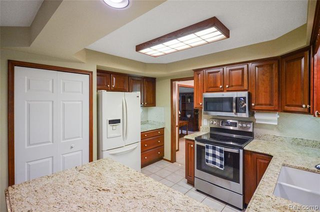 53645 Lambeth Court, Shelby Twp, MI 48316