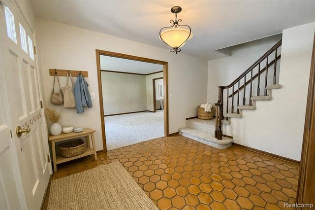 53645 Lambeth Court, Shelby Twp, MI 48316