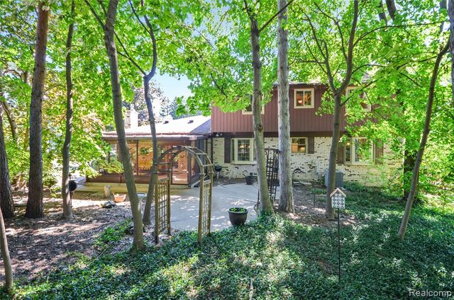 53645 Lambeth Court, Shelby Twp, MI 48316