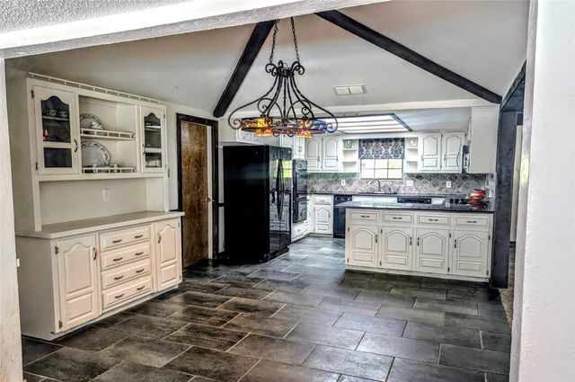 801 Little Creek Trail, Oak Leaf, TX 75154