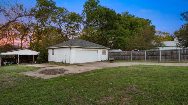 801 Little Creek Trail, Oak Leaf, TX 75154