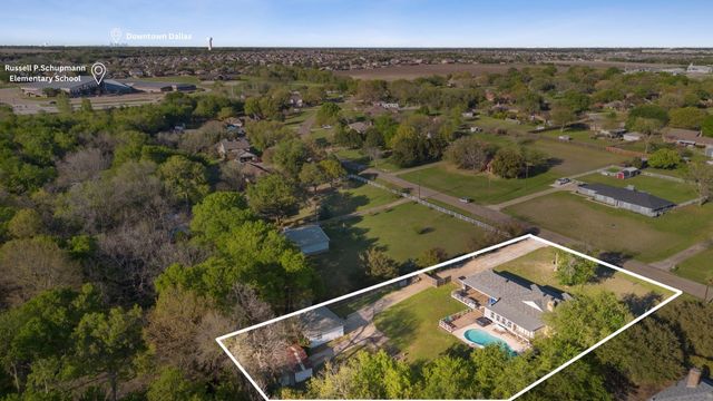 801 Little Creek Trail, Oak Leaf, TX 75154