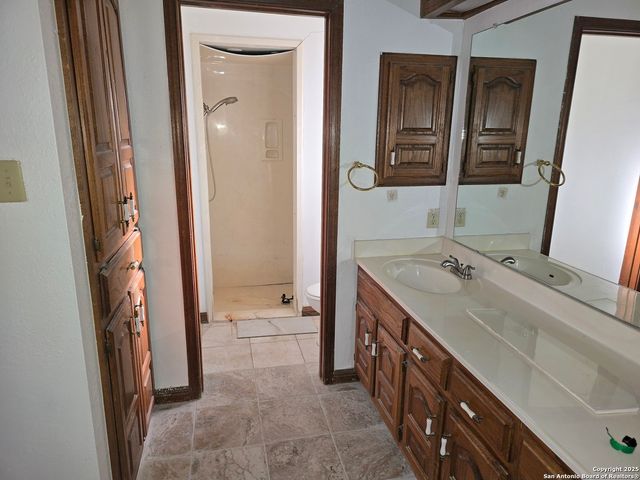 6207 pine needles, San Antonio, TX 78244