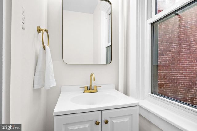 40 LAUREL ST, Lancaster, PA 17603