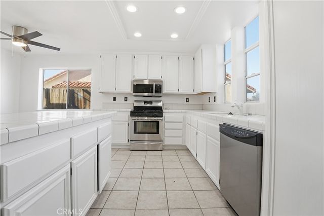 20592 Mockingbird Avenue, Apple Valley, CA 92308