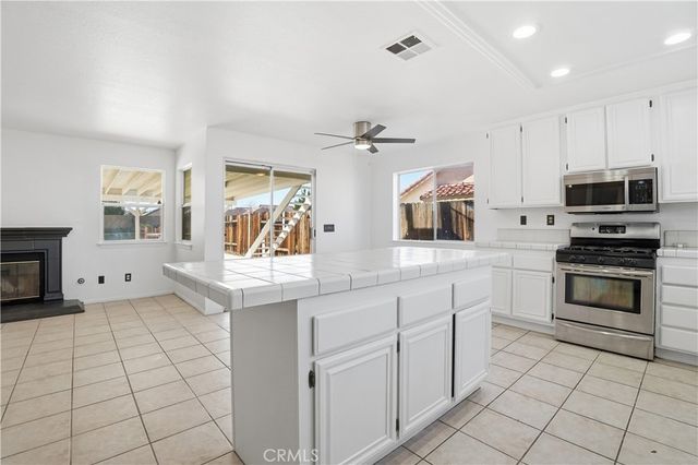 20592 Mockingbird Avenue, Apple Valley, CA 92308