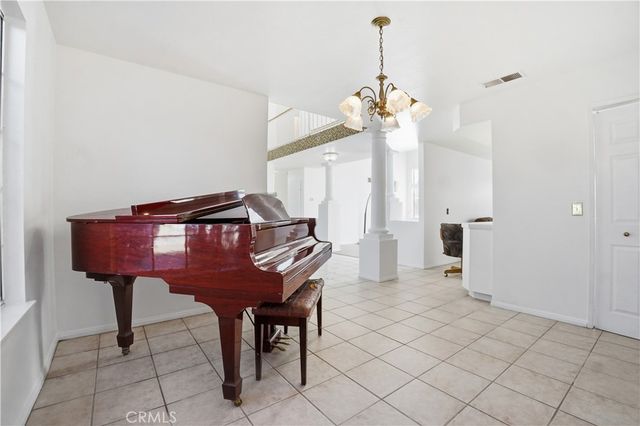 20592 Mockingbird Avenue, Apple Valley, CA 92308