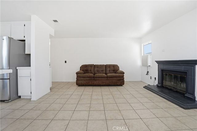 20592 Mockingbird Avenue, Apple Valley, CA 92308