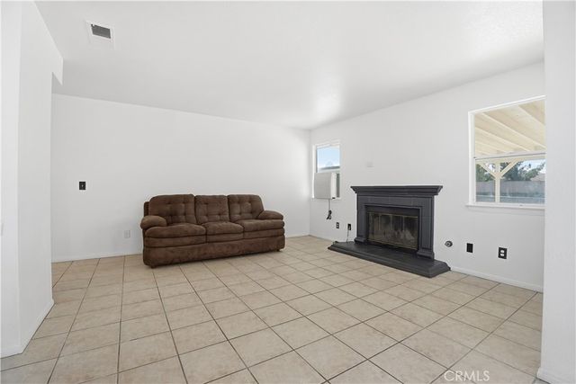 20592 Mockingbird Avenue, Apple Valley, CA 92308