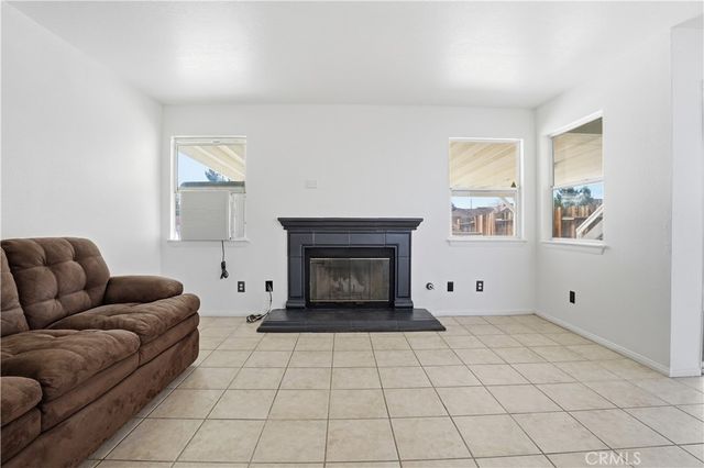 20592 Mockingbird Avenue, Apple Valley, CA 92308