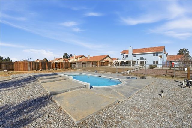 20592 Mockingbird Avenue, Apple Valley, CA 92308