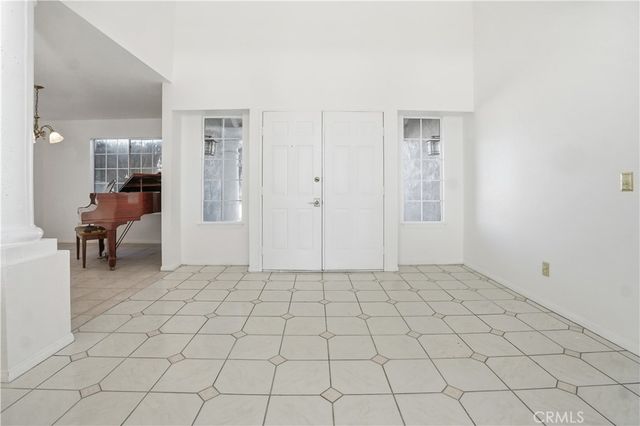 20592 Mockingbird Avenue, Apple Valley, CA 92308