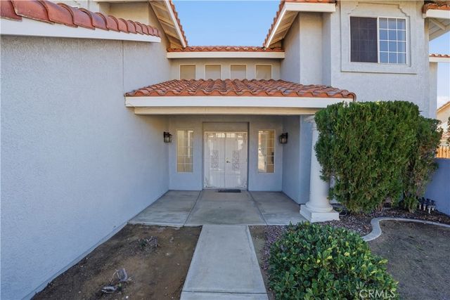 20592 Mockingbird Avenue, Apple Valley, CA 92308