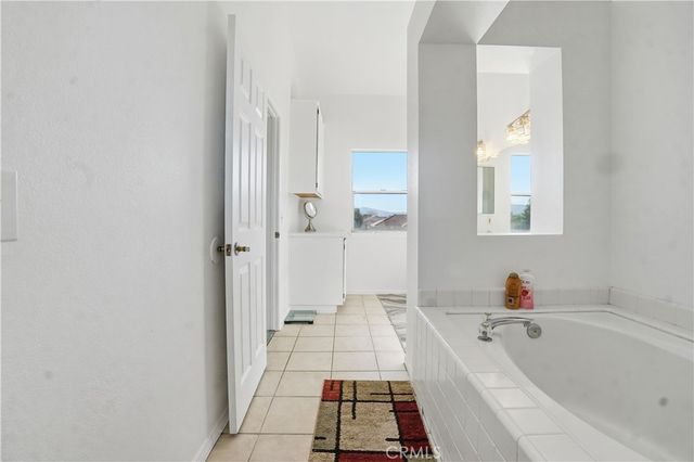 20592 Mockingbird Avenue, Apple Valley, CA 92308