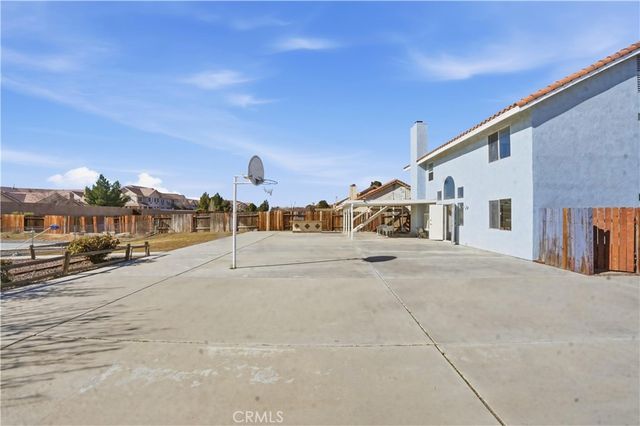 20592 Mockingbird Avenue, Apple Valley, CA 92308