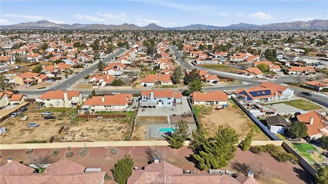 20592 Mockingbird Avenue, Apple Valley, CA 92308