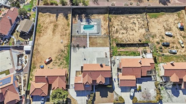20592 Mockingbird Avenue, Apple Valley, CA 92308
