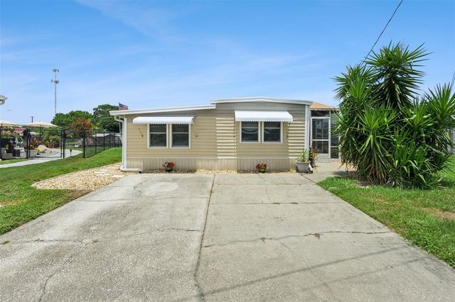 30127 GREEN BAY DRIVE, Tavares, FL 32778