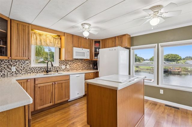 30127 GREEN BAY DRIVE, Tavares, FL 32778