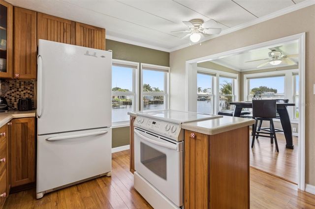 30127 GREEN BAY DRIVE, Tavares, FL 32778
