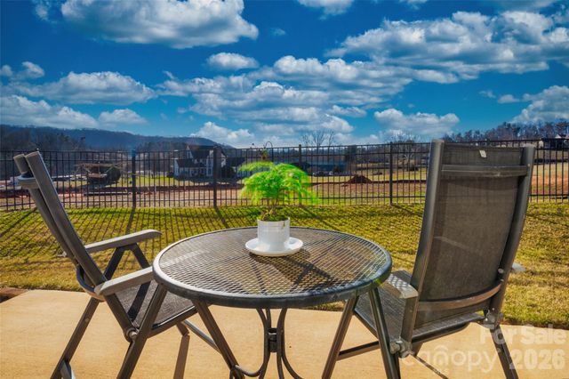 126 Amblers Knoll Road, Weaverville, NC 28787