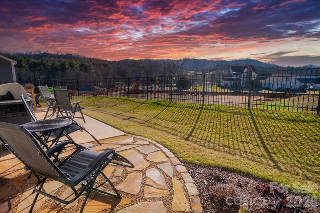126 Amblers Knoll Road, Weaverville, NC 28787