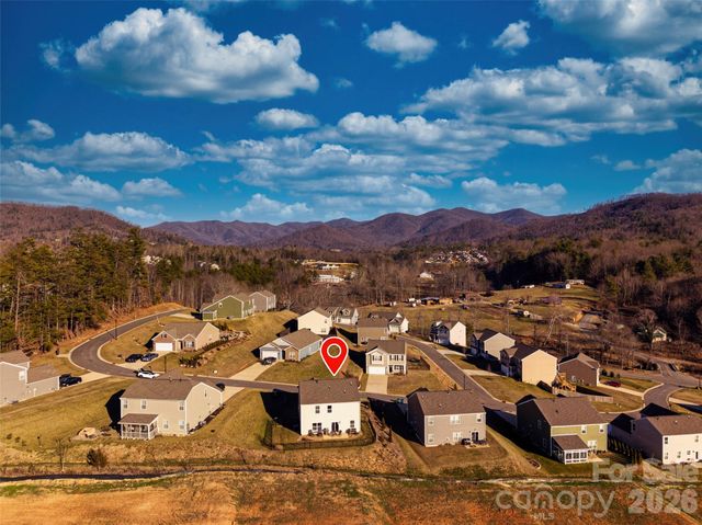 126 Amblers Knoll Road, Weaverville, NC 28787