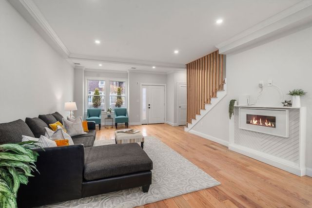 54 Indiana Terrace 54, Newton, MA 02464