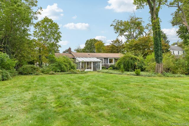 365 Van Buren Street, Saint James, NY 11780