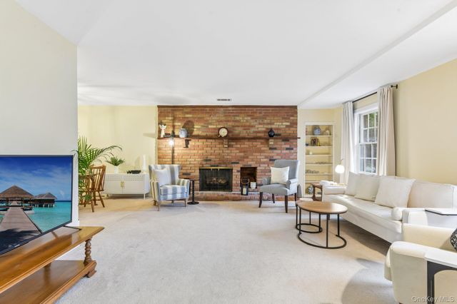 365 Van Buren Street, Saint James, NY 11780